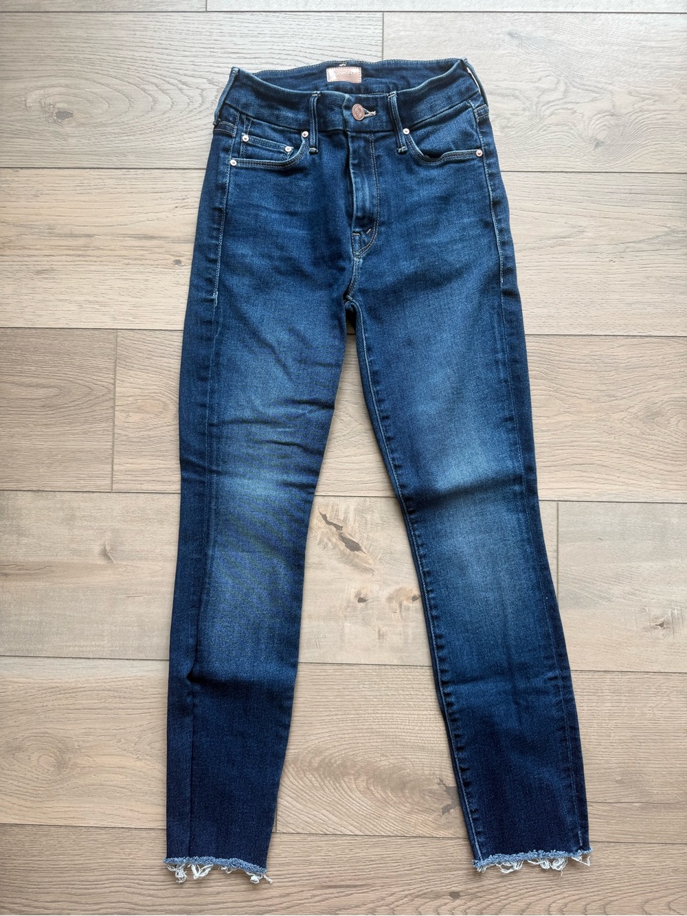 MOTHER The Looker Fray Ankle Jeans